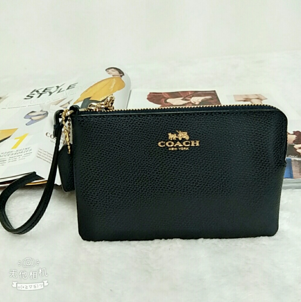 Coach Corner Zip PVC Leather Wristlet in Navy NWT - Picture 1 of 6